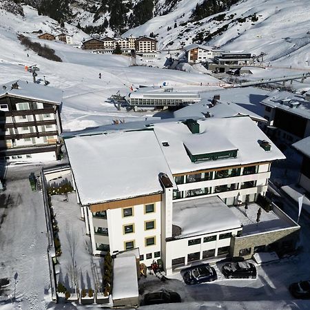 Hotel Albona Nova Zürs Eksteriør billede