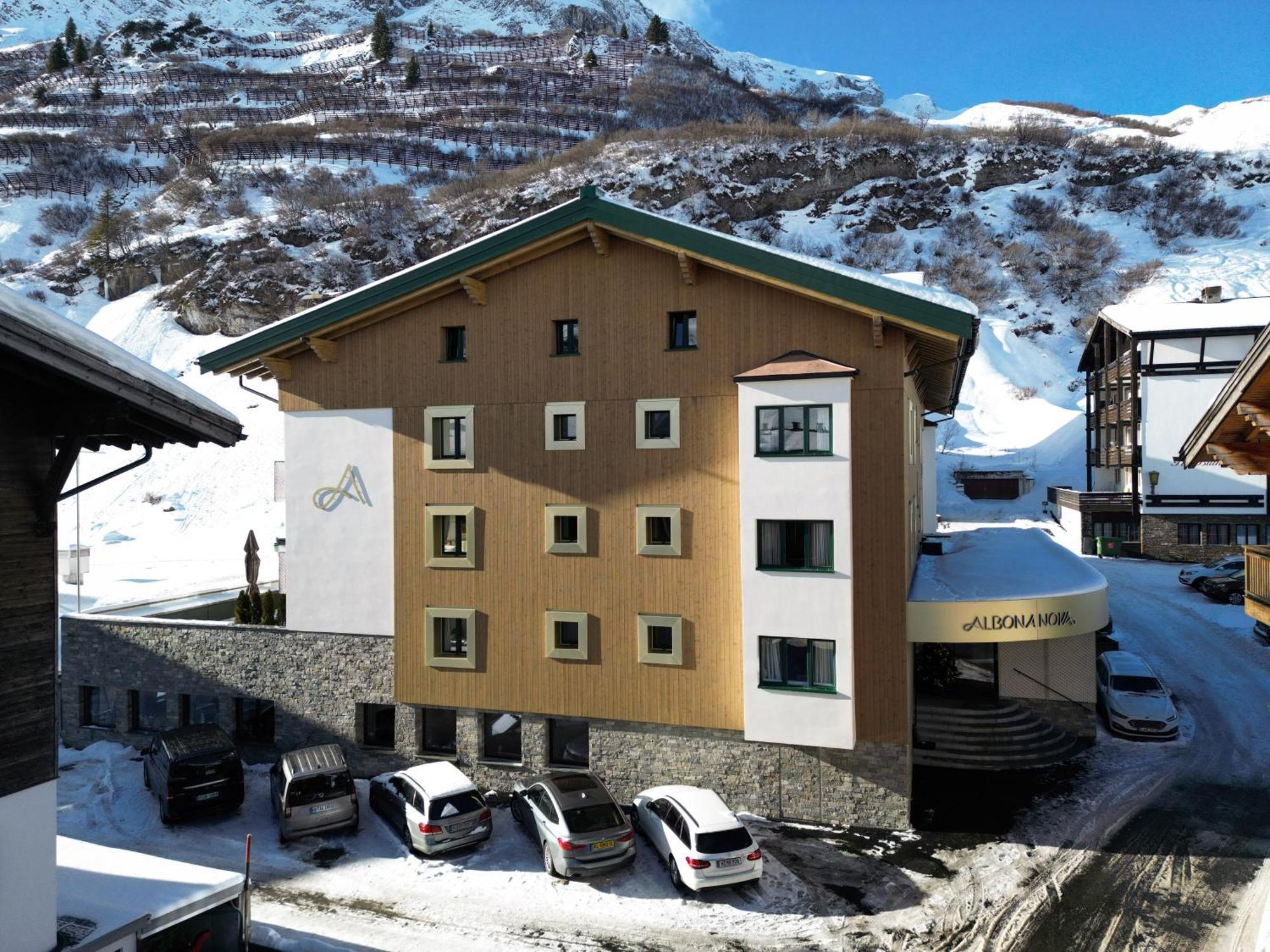 Hotel Albona Nova Zürs Eksteriør billede